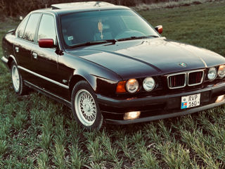 BMW 5 Series foto 2