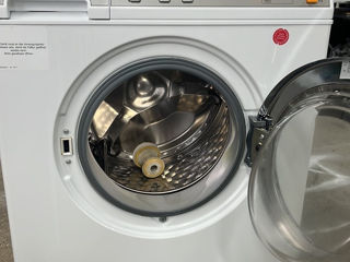 Профессиональная стиральная машина Miele фото 1