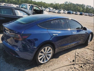 Tesla Model 3 foto 5