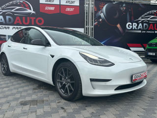 Tesla Model 3 foto 2