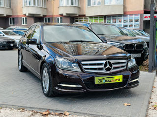 Mercedes C-Class foto 3