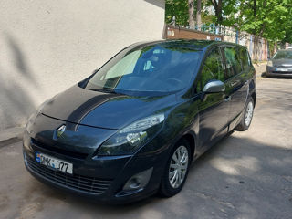 Renault Grand Scenic foto 2