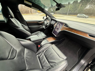 Tesla Model X foto 9