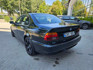 BMW 5 Series foto 7