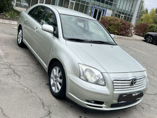 Toyota Avensis foto 2