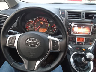 Toyota Verso-S foto 7