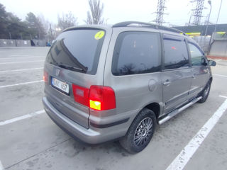 Volkswagen Sharan foto 7