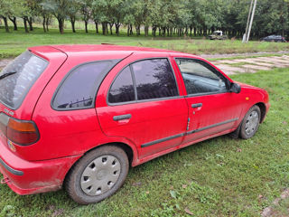 Nissan Almera foto 3