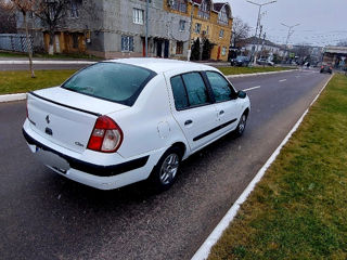 Renault Clio foto 3