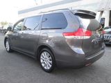 Toyota Sienna foto 3