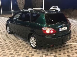 Toyota Avensis Verso foto 5