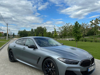 BMW 8 Series foto 1