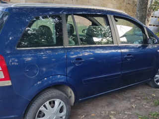 Opel Zafira foto 2