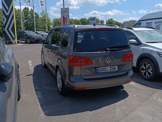 Volkswagen Touran foto 4