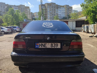 BMW 5 Series foto 4