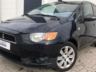 Mitsubishi Colt foto 2