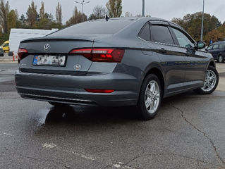 Volkswagen Jetta foto 4