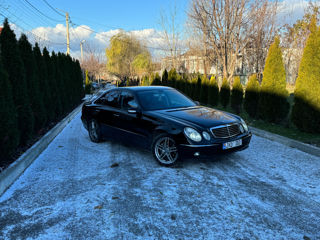 Mercedes E-Class foto 2