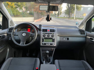 Volkswagen Touran foto 11