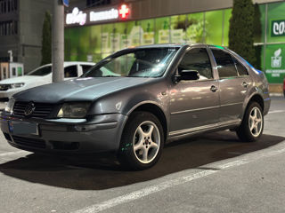 Volkswagen Jetta foto 2