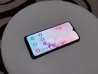 Vind Samsung Galaxy A50 in stare buna este incarcator 64/4gb foto 2