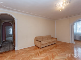 Apartament cu 2 camere, 69 m², Buiucani, Chișinău foto 11