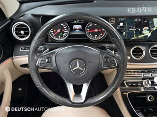 Mercedes E-Class foto 12