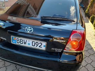 Toyota Avensis foto 3