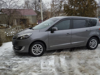 Renault Grand Scenic foto 2