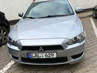 Mitsubishi Lancer foto 2