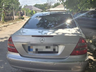 Mercedes E-Class foto 2