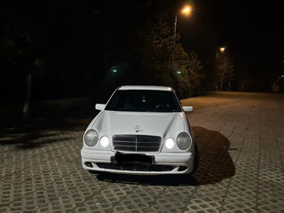 Mercedes E-Class foto 4