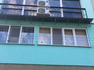 Vînd apartament cu 3 odăi si 2 garajuri în suburbia Chișinăului (Floreni)- 32000 € foto 6