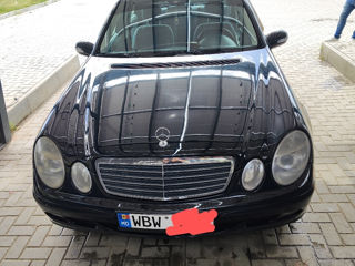 Mercedes E-Class foto 1