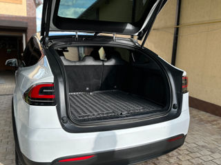 Tesla Model X foto 3