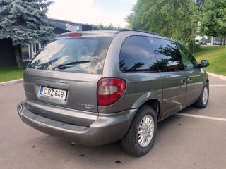 Chrysler Voyager foto 6