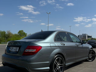 Mercedes C-Class foto 4