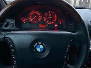 BMW 5 Series foto 8