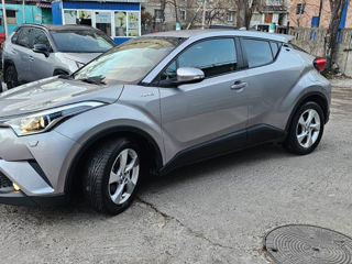 Toyota C-HR foto 2