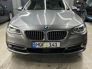 BMW 5 Series foto 1