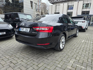 Skoda Superb foto 3