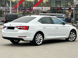 Skoda Superb foto 4