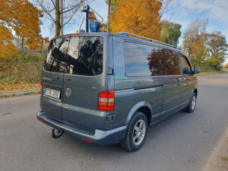 Volkswagen Caravelle foto 7