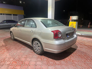 Toyota Avensis foto 3