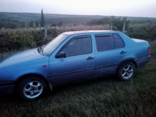 Volkswagen Vento foto 2