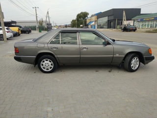 Mercedes Series (W124) foto 3