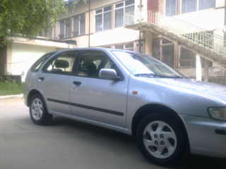 Nissan Almera foto 5