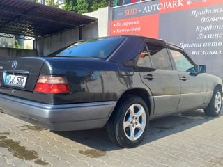 Mercedes Series (W124) foto 4