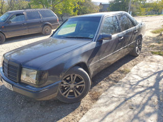 Mercedes Series (W124) foto 2