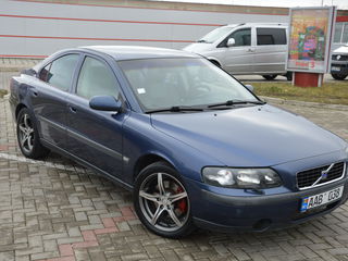 Volvo S60 foto 1